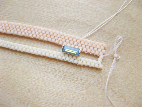 браслеты из бисера и камней