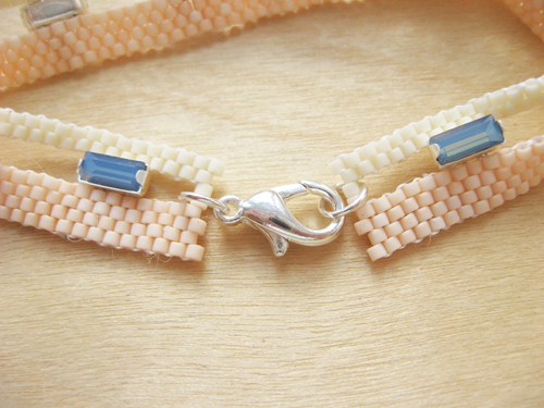 как украсить браслеты