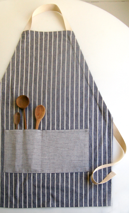 http://www.creative-handmade.org/images/Autors/Olesya/unisex_%20apron_1.jpg