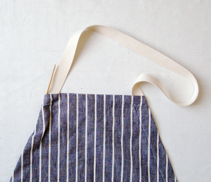 http://www.creative-handmade.org/images/Autors/Olesya/unisex_%20apron_26.jpg
